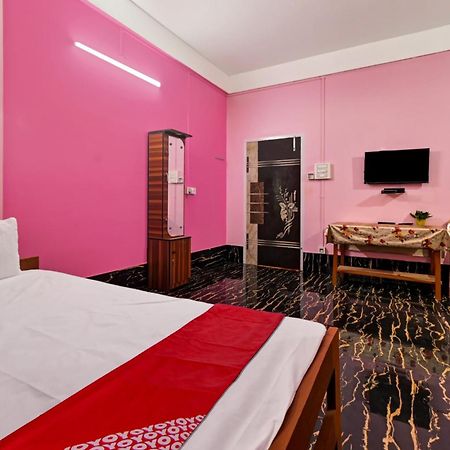 Oyo Flagship The Brahmaputra Homestay Guwahati Exterior foto