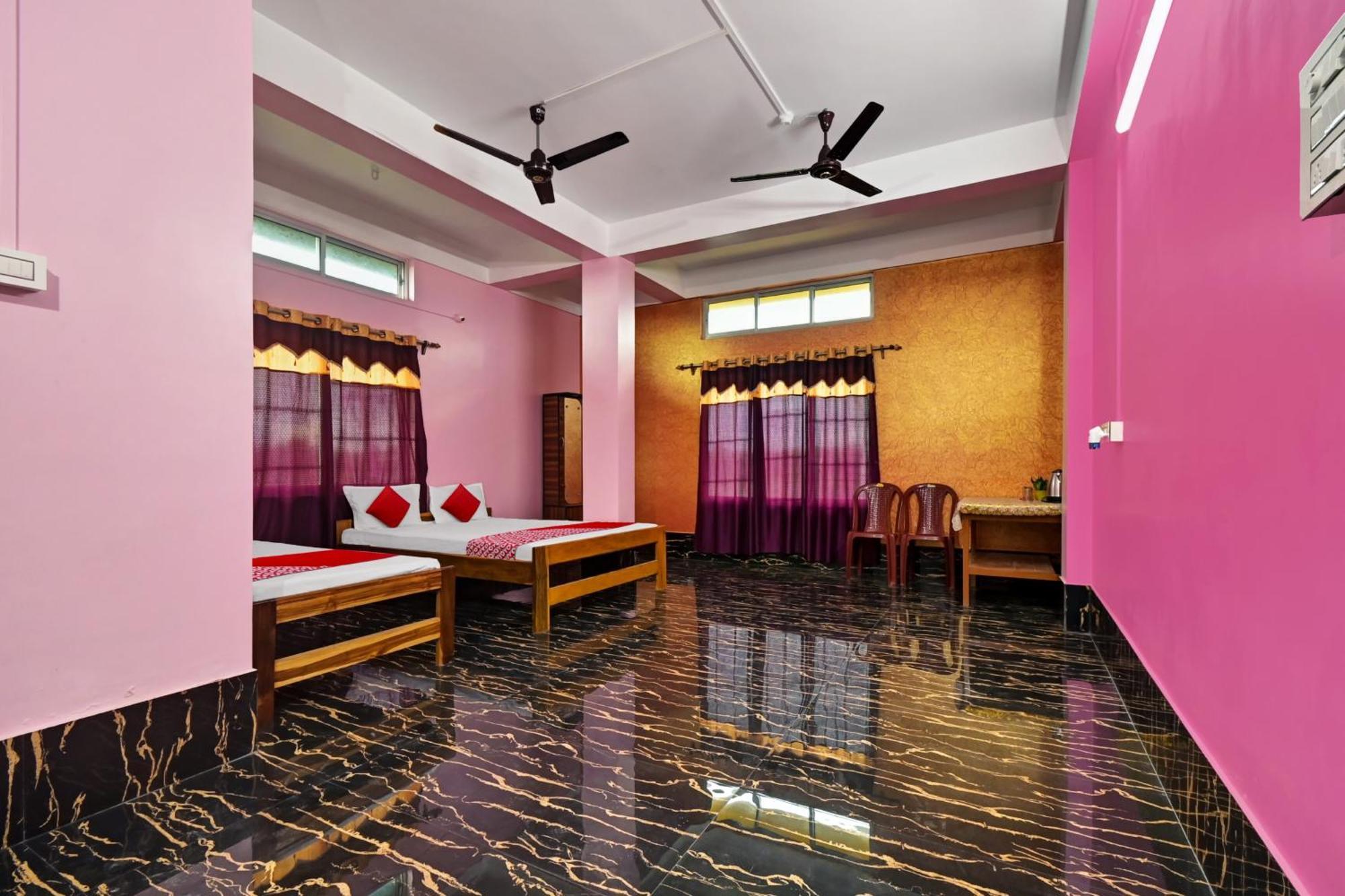 Oyo Flagship The Brahmaputra Homestay Guwahati Exterior foto