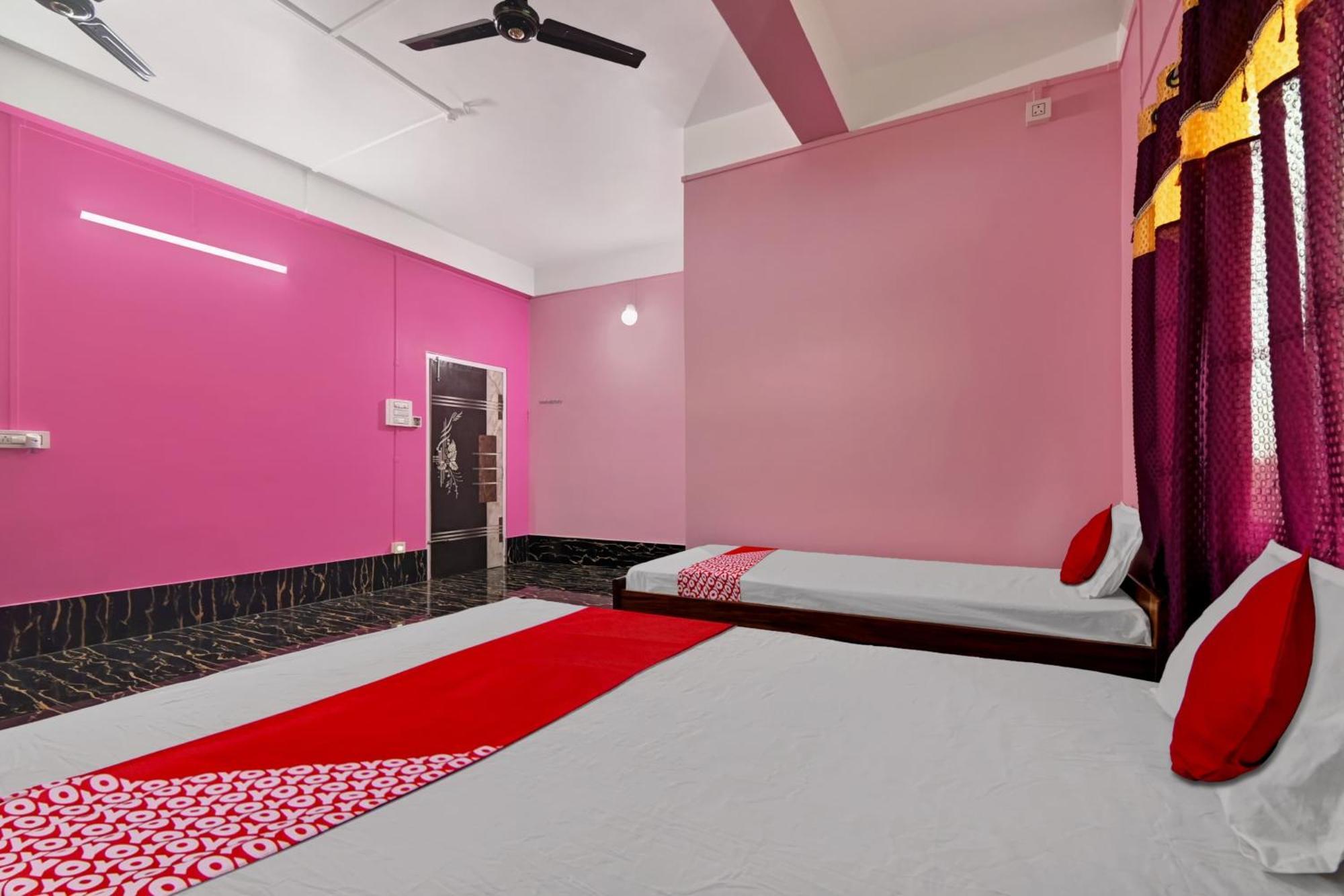 Oyo Flagship The Brahmaputra Homestay Guwahati Exterior foto