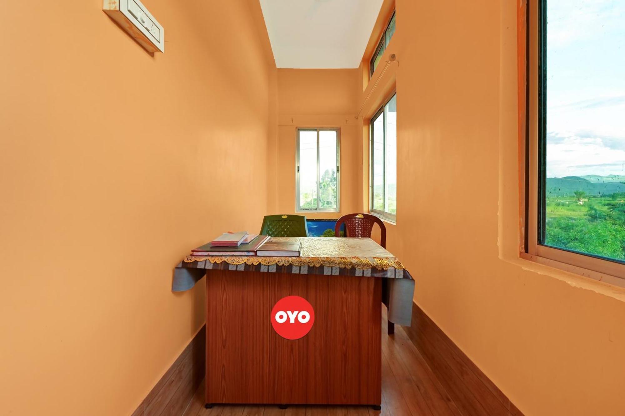 Oyo Flagship The Brahmaputra Homestay Guwahati Exterior foto