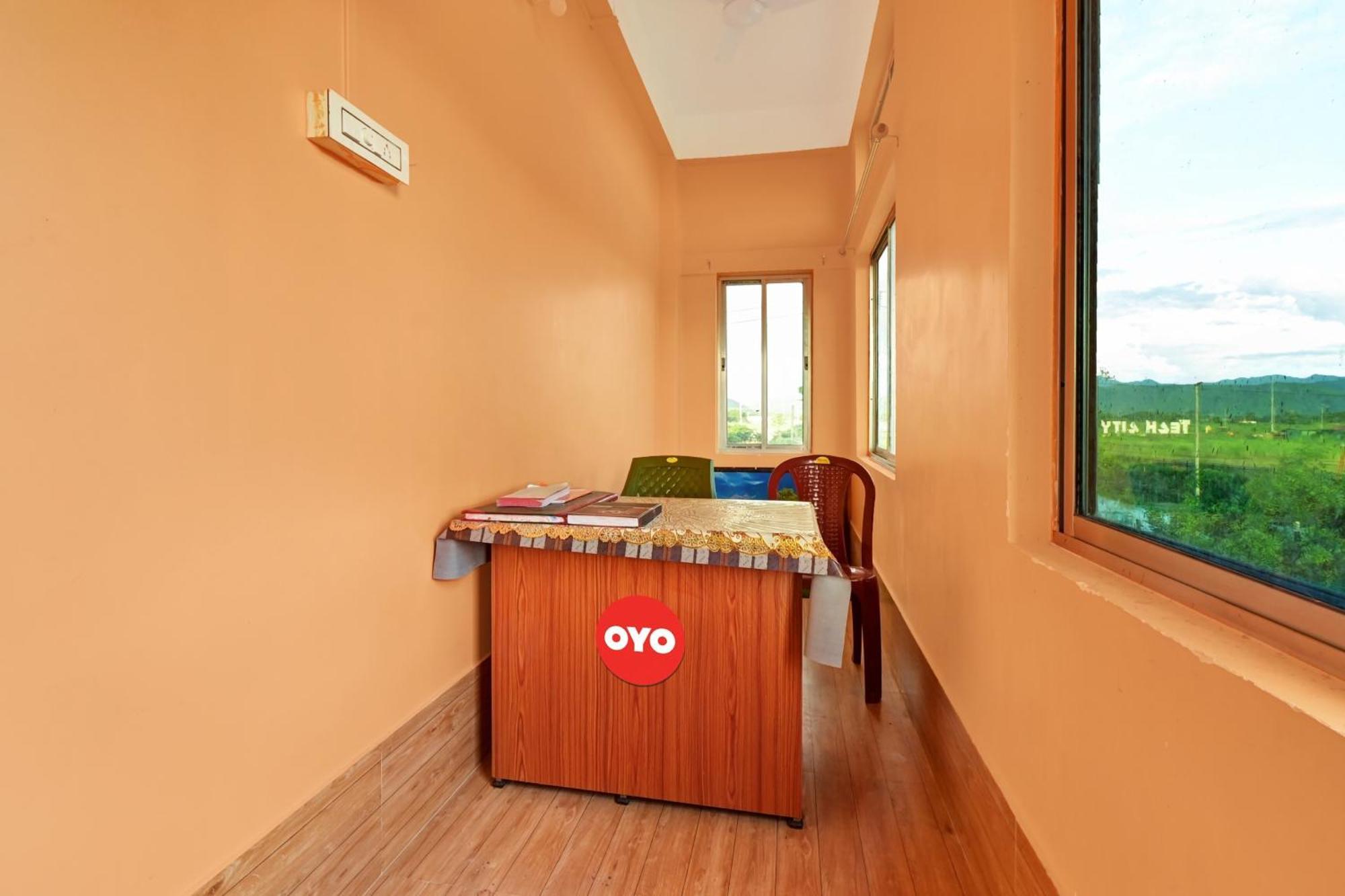 Oyo Flagship The Brahmaputra Homestay Guwahati Exterior foto