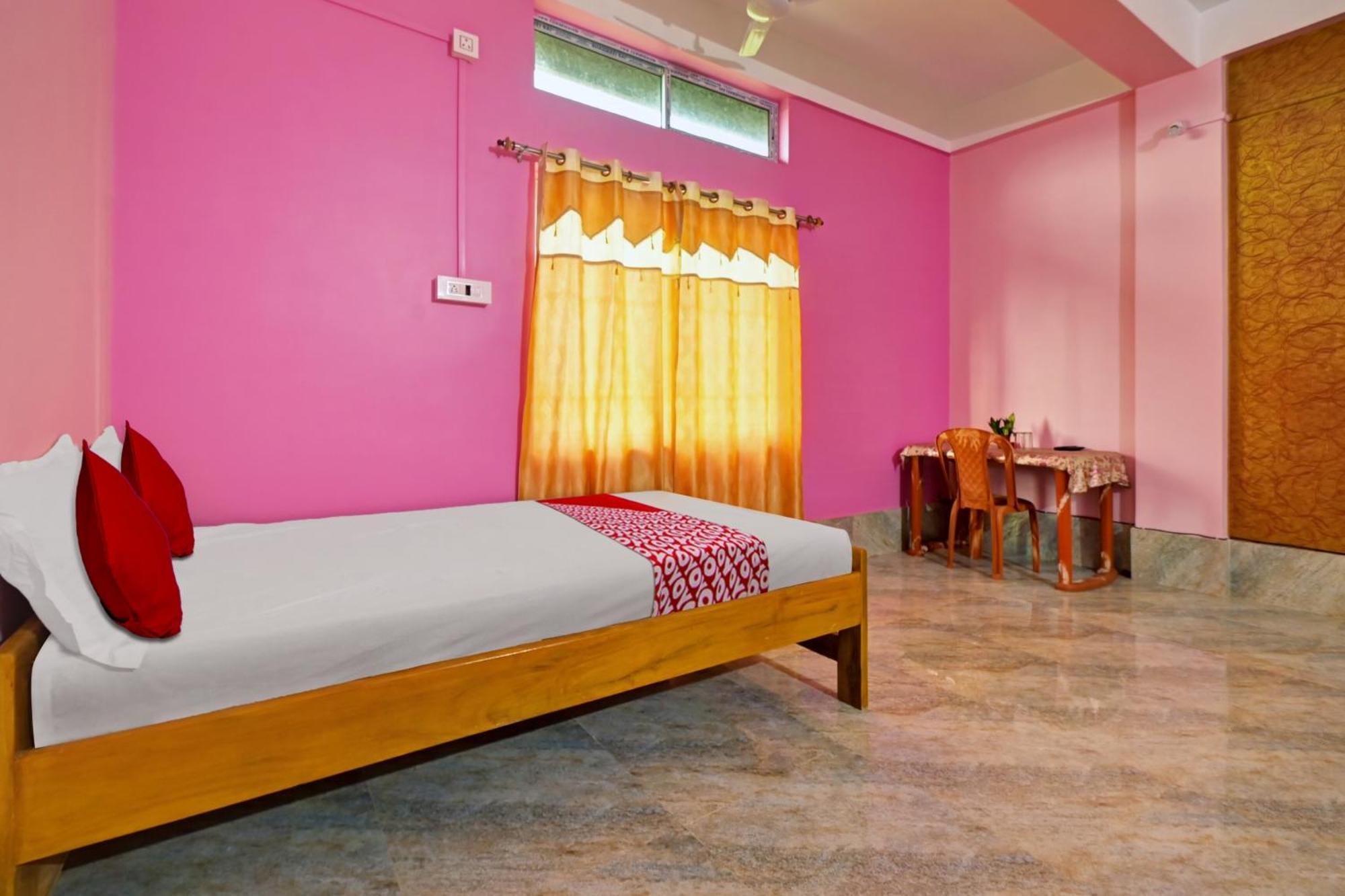 Oyo Flagship The Brahmaputra Homestay Guwahati Exterior foto