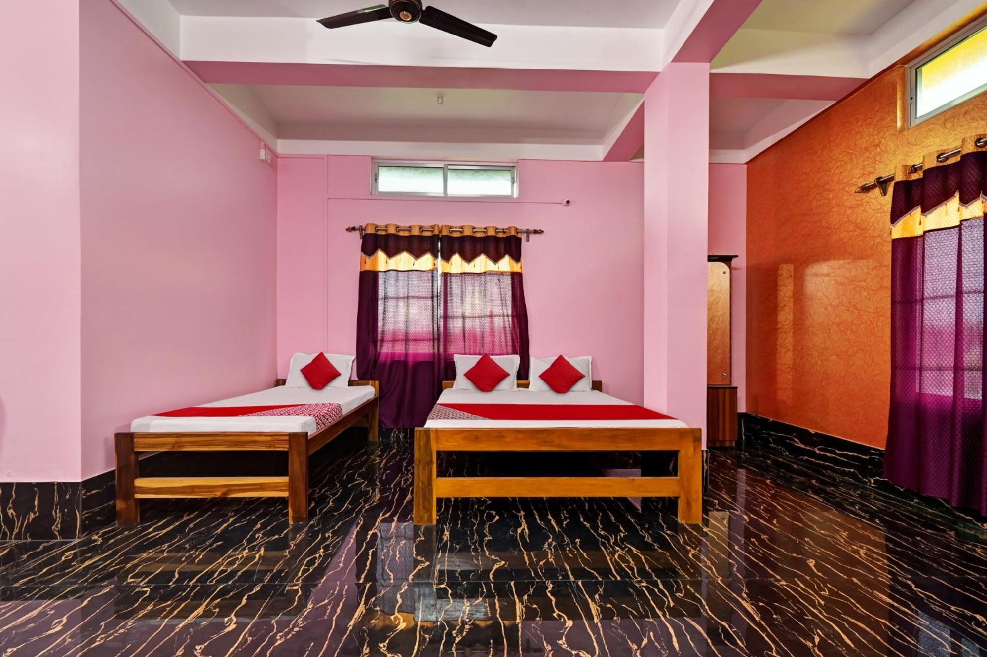 Oyo Flagship The Brahmaputra Homestay Guwahati Exterior foto
