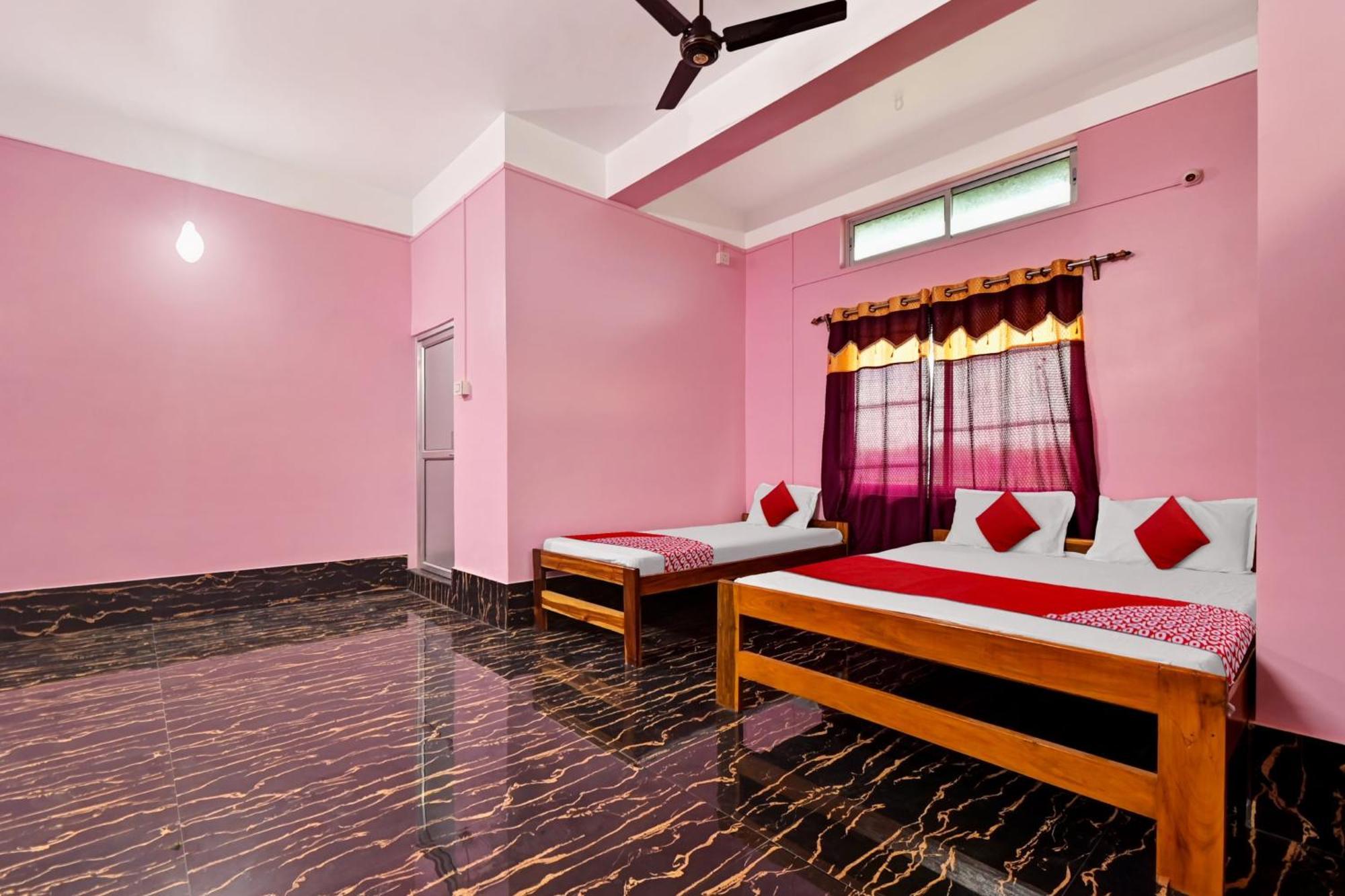 Oyo Flagship The Brahmaputra Homestay Guwahati Exterior foto